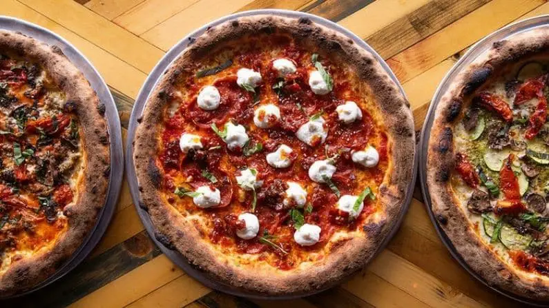 Pizzerias in Dallas Fort Worth: 10 Best Pizza Places You Knead To Try