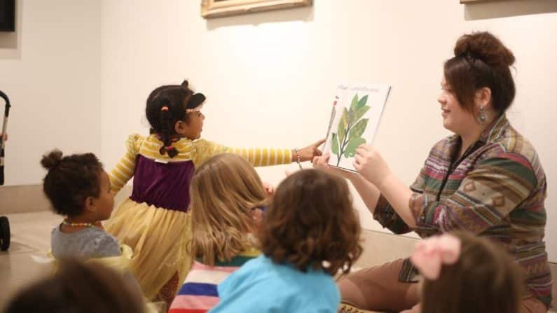 Story time at Dallas Museum of Art 
