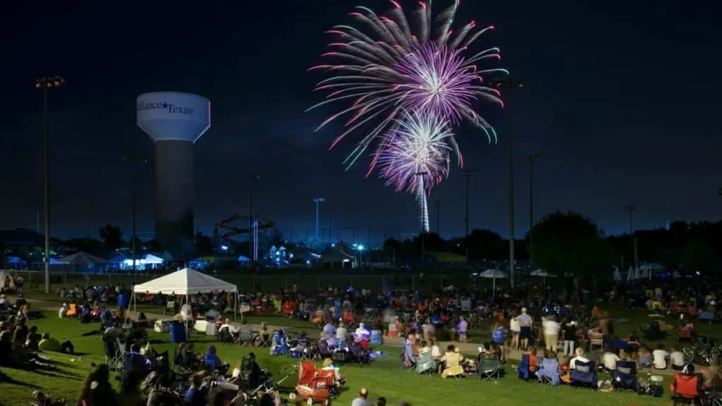 4th July events in Dallas for 2022 fireworks, parades, concerts & more!